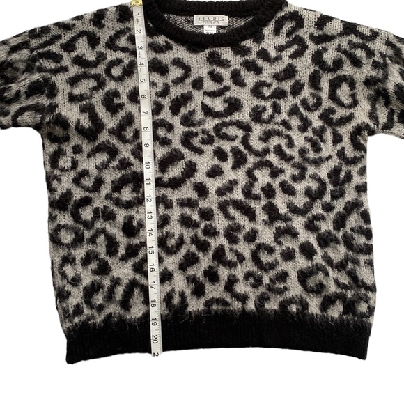 Studio JPR Leopard Print Sweater Petite Small - Picture 7 of 8